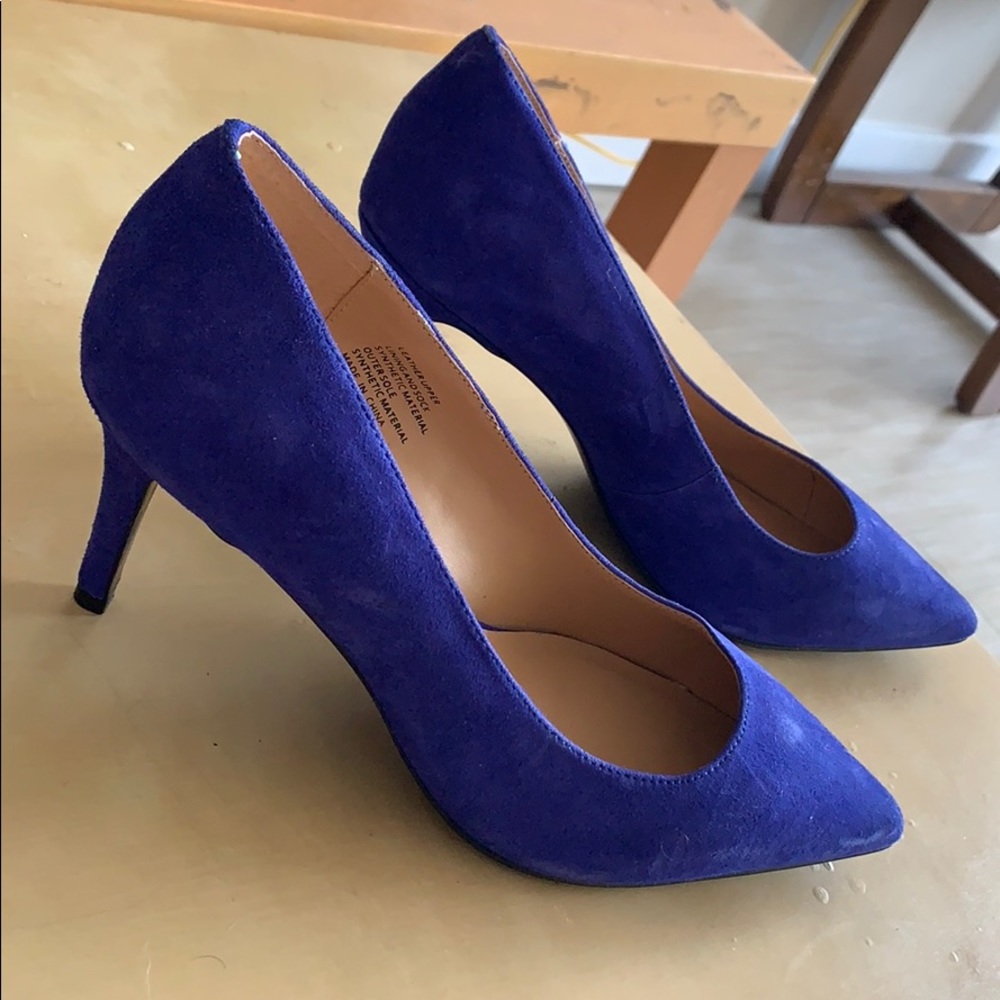 Cobalt blue Suede Pumps
